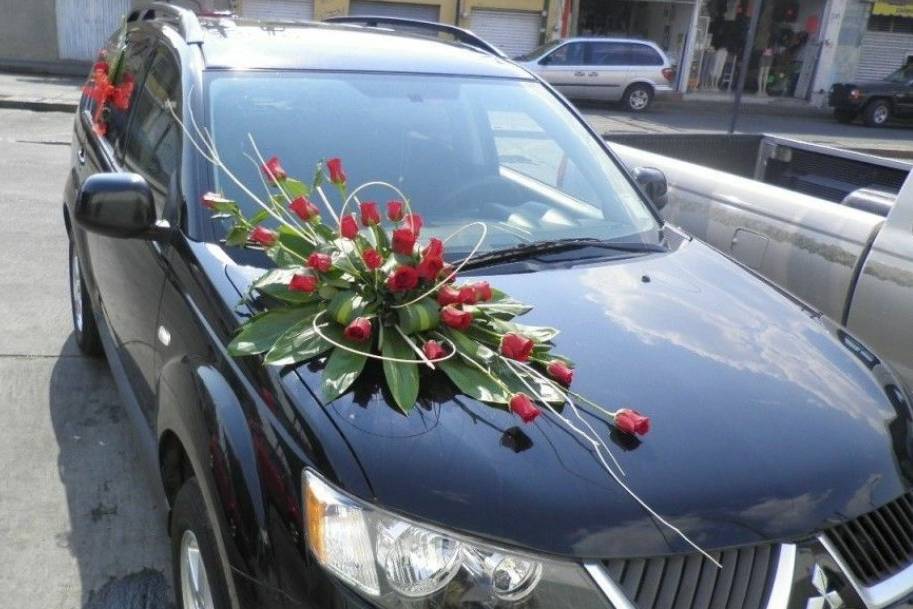 Carros adornados con flores