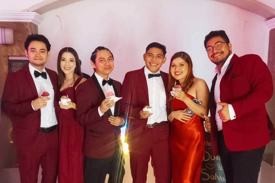 Invitados con helados