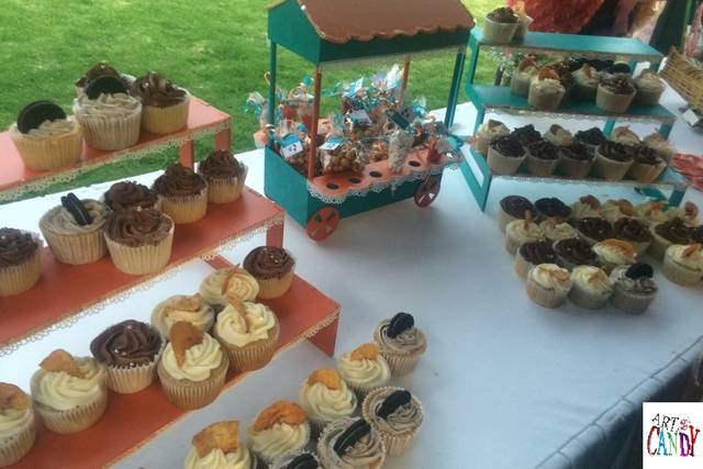 Mesa de ducles con cup cakes