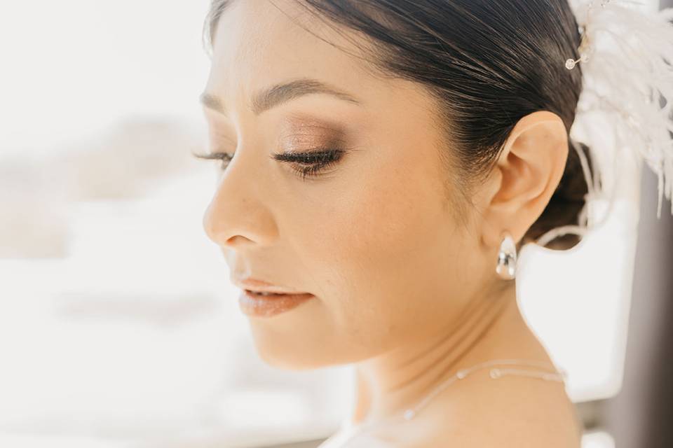 Maquillaje y peinado de novia