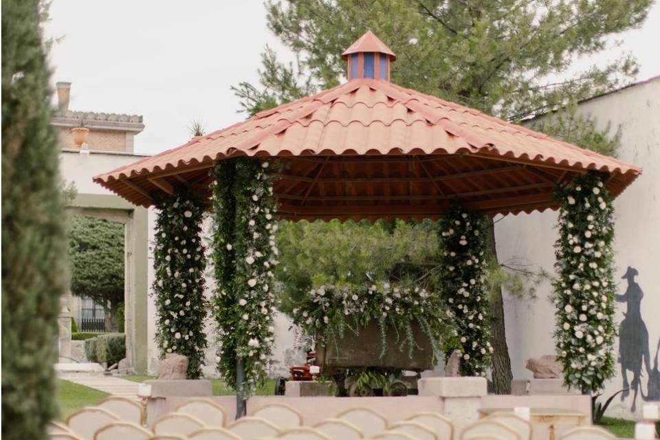 Boda civil en jardín