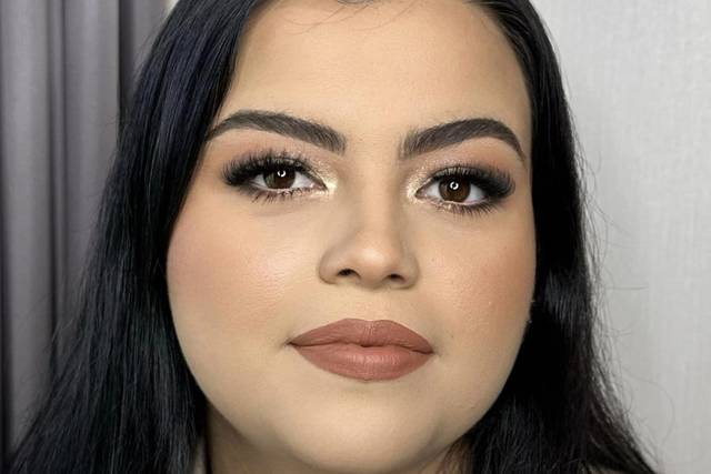 Anna Laura Makeup Artist