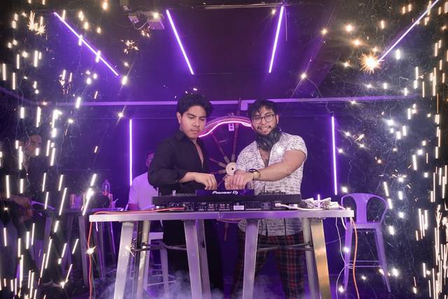 Cabina de DJ profesional