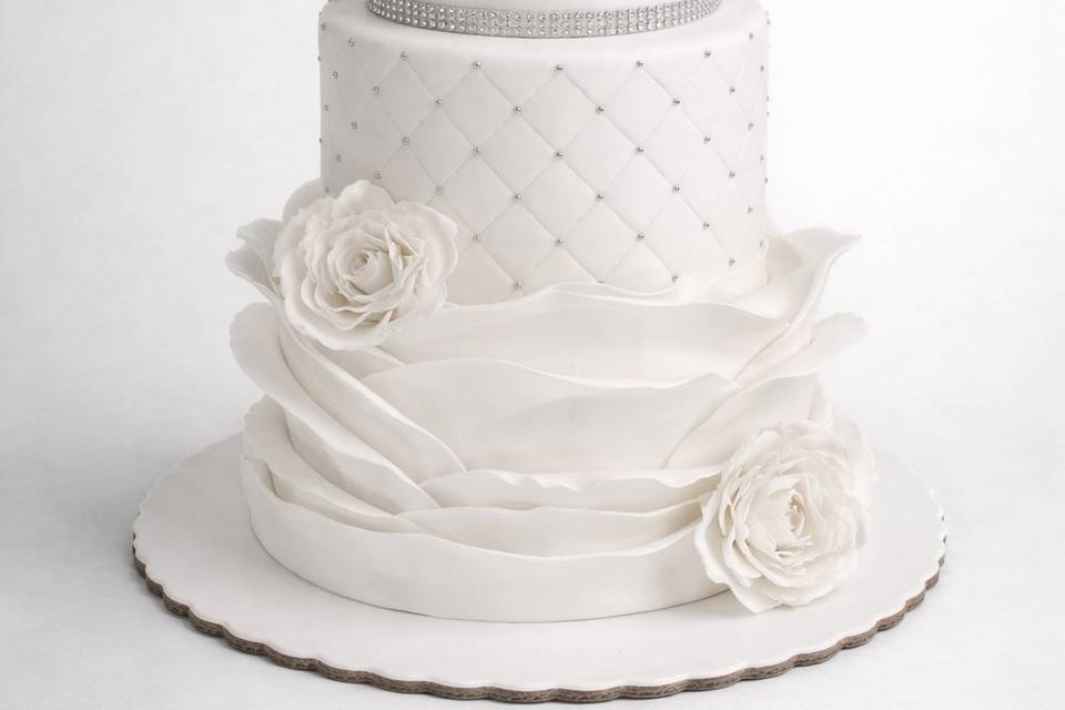 Pastel ivory con olanes