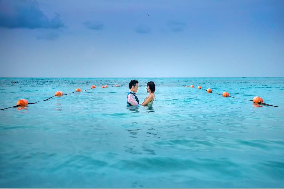 Pareja en el mar