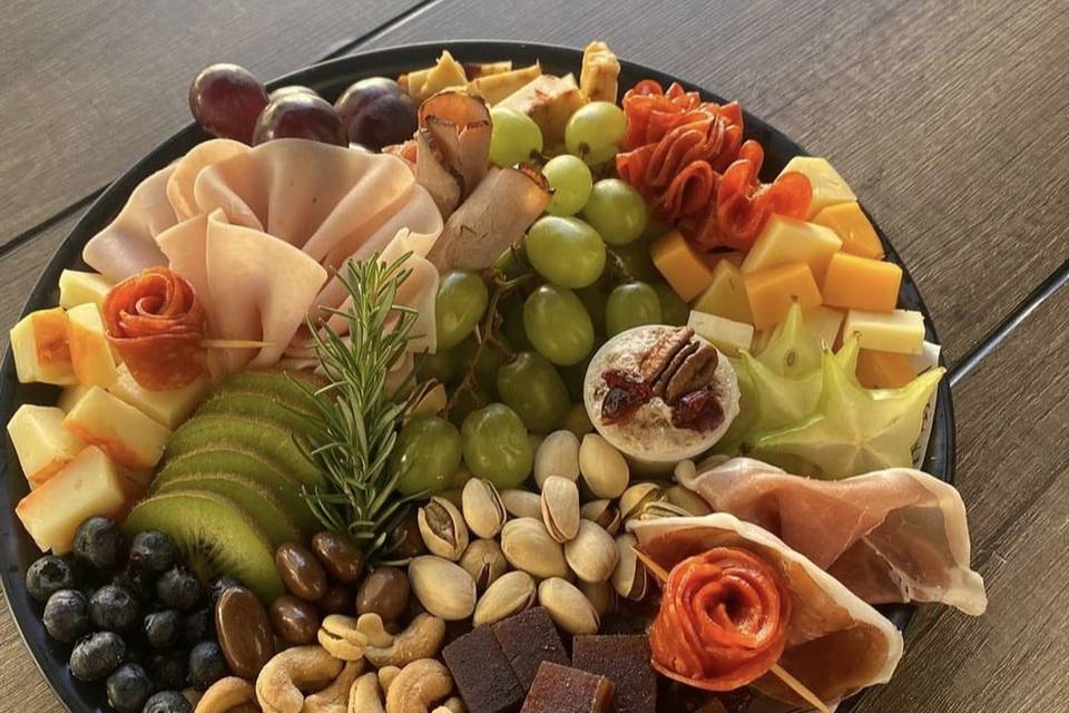 Mesa de charcutería para eventos