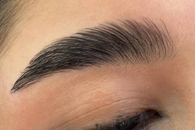 Laura Zaragoza Brow Concierge