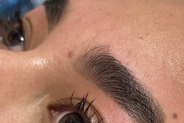Laura Zaragoza - Brow Concierge