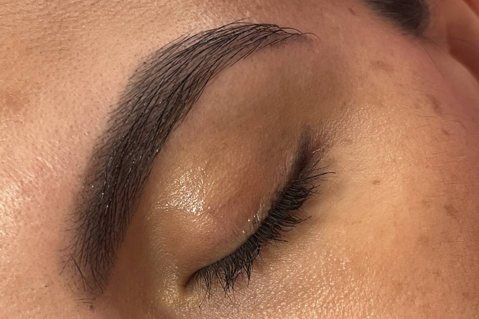 Laura Zaragoza Brow Concierge