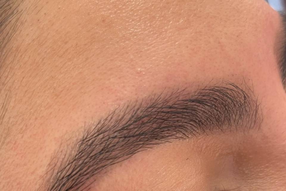 Laura Zaragoza Brow Concierge