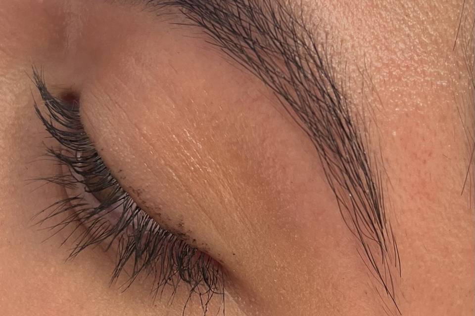 Laura Zaragoza Brow Concierge