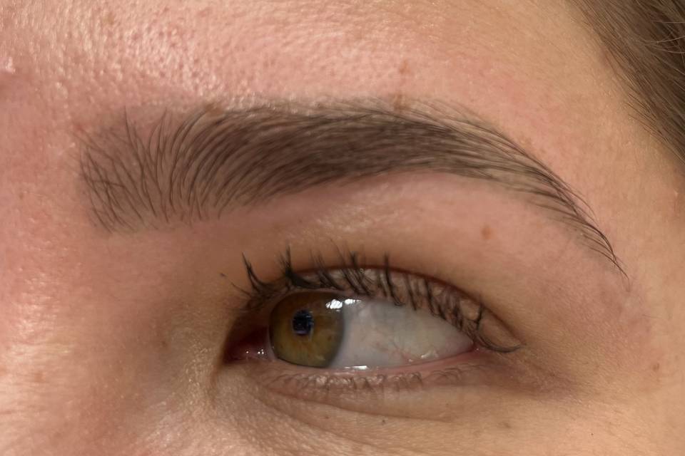 Laura Zaragoza Brow Concierge