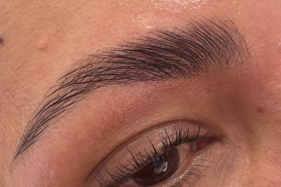 Laura Zaragoza Brow Concierge