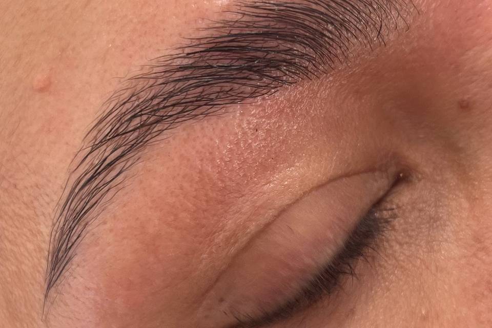 Laura Zaragoza Brow Concierge