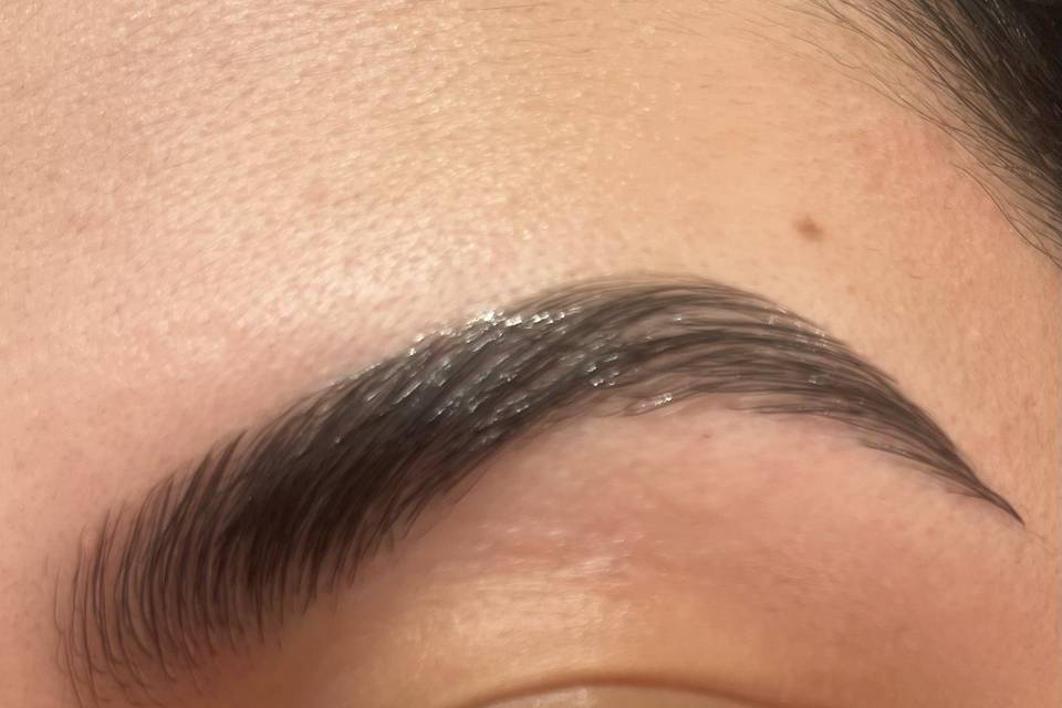 Laura Zaragoza Brow Concierge
