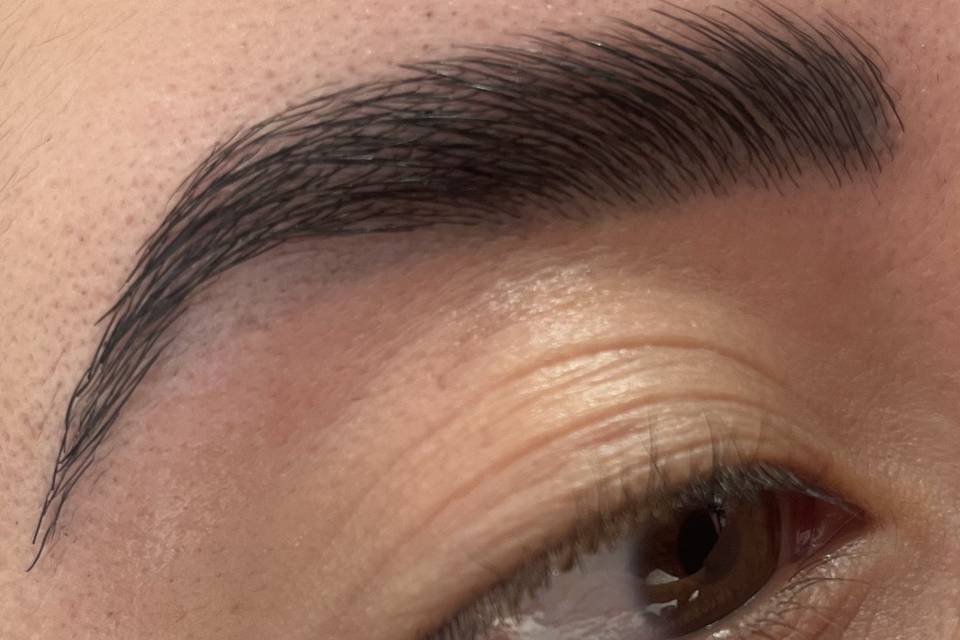 Laura Zaragoza Brow Concierge
