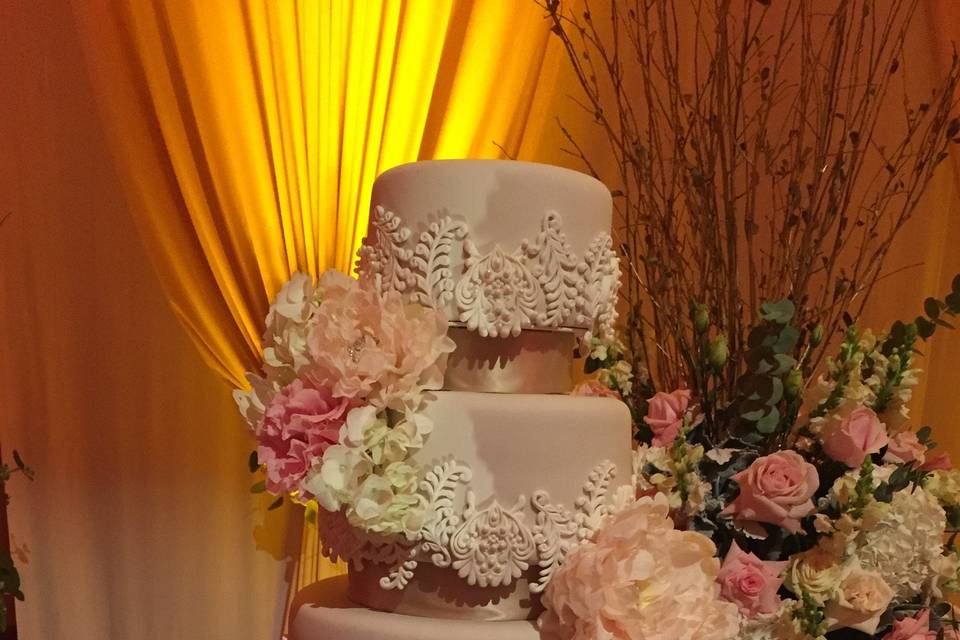 Fondant con flores de tela