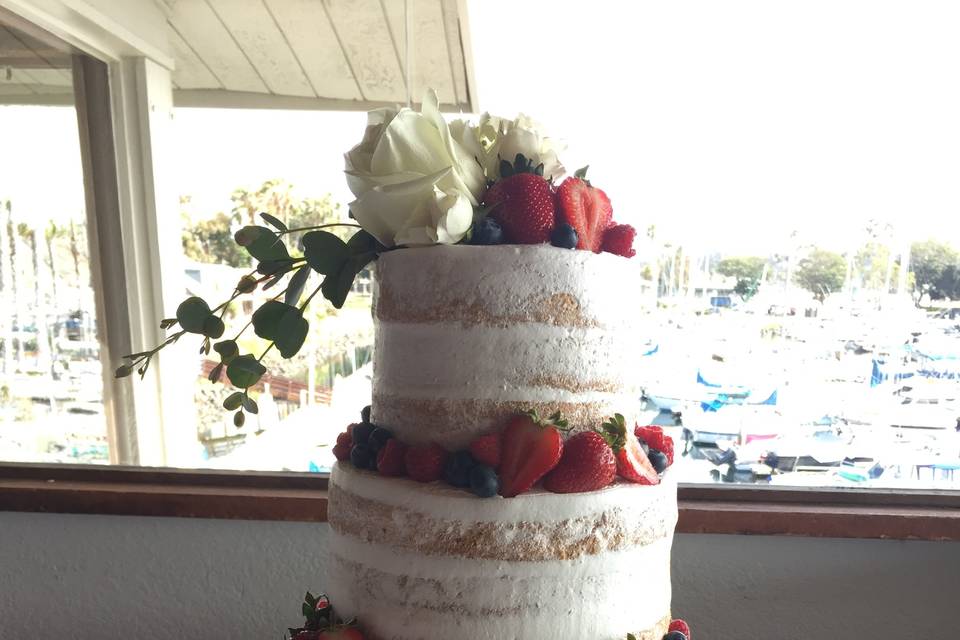 Naked cake con frutos rojos