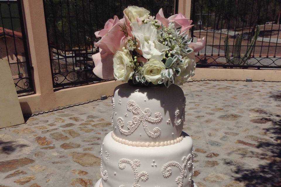 Fondant con flores frescas