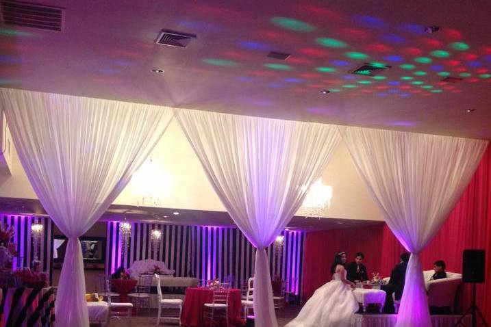 Boda con luces decorativas