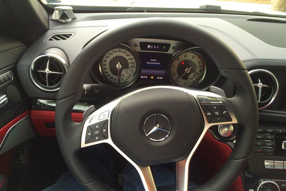 Mercedes SL 500 Interior 1