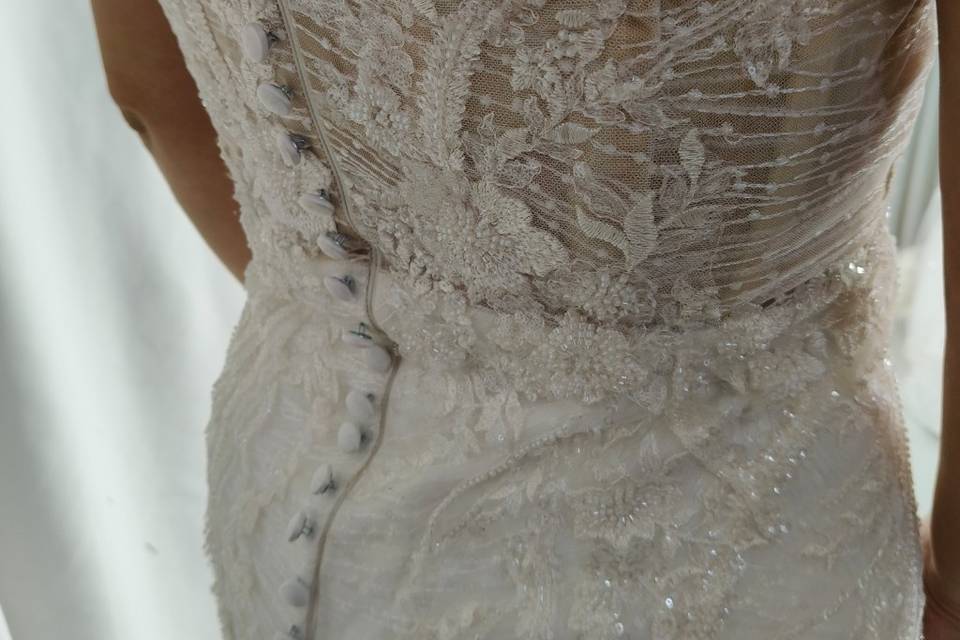 Vestido de novia con pedreria