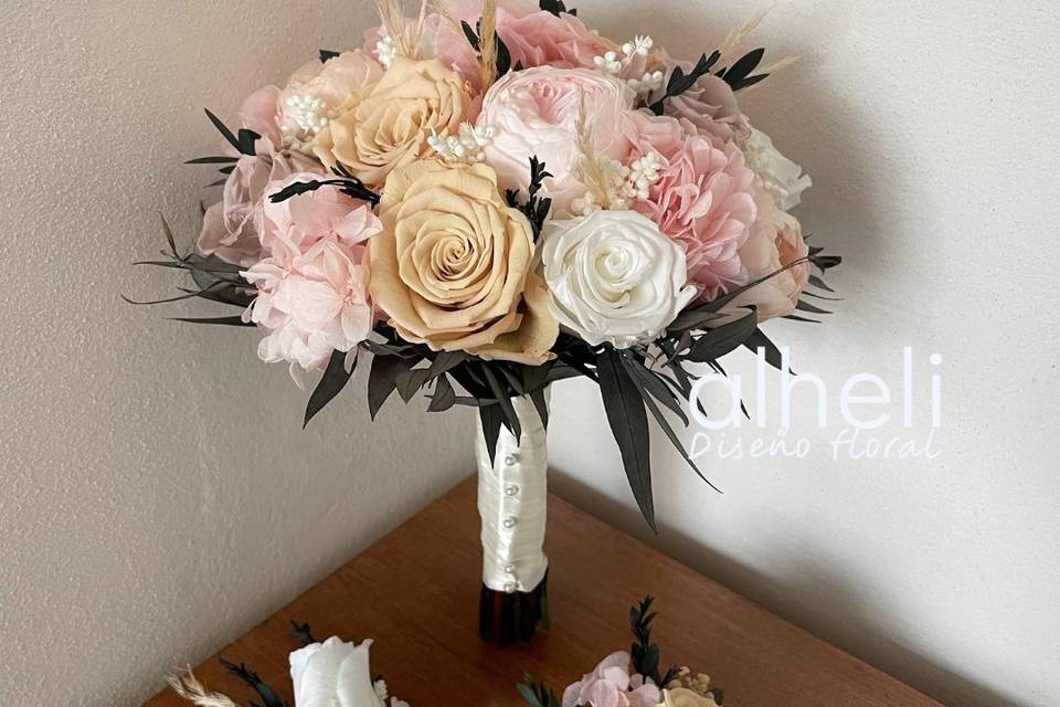 Ramo con flor tipo peonía