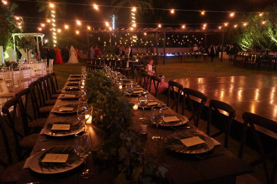 Boda jardín pérgolas al fondo