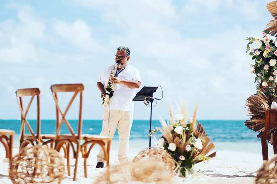 Sax En Cancún y Riviera Maya