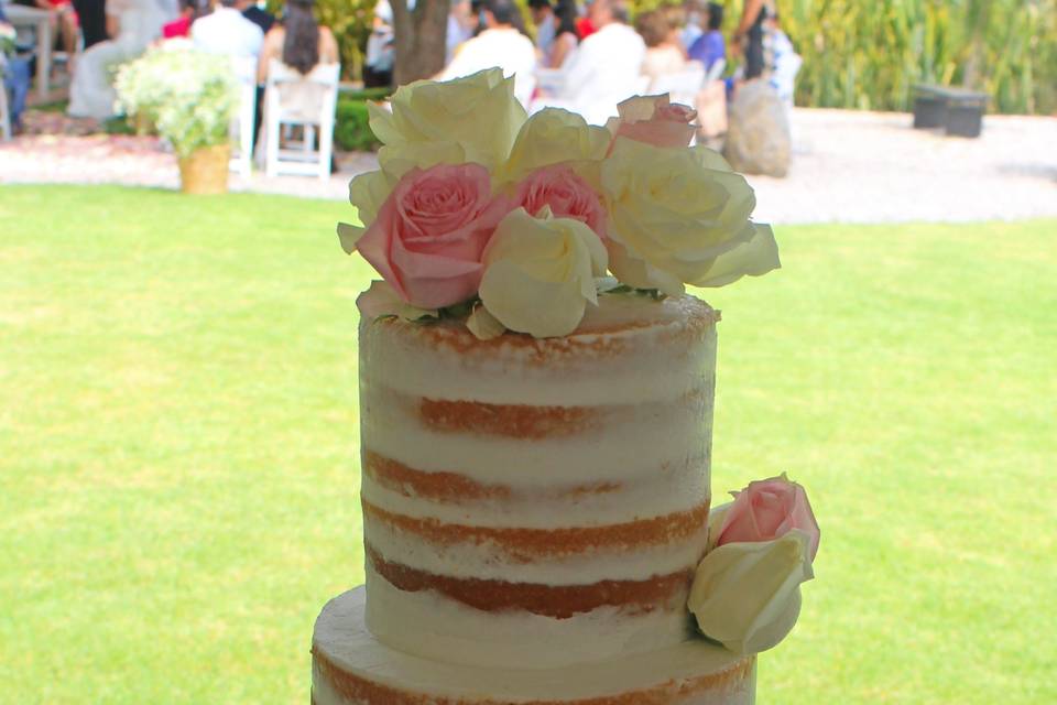 Naked cake