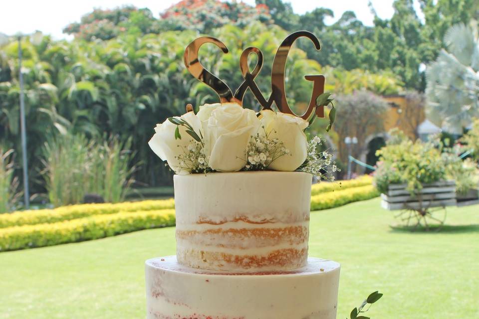 Naked cake