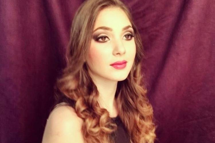 Peinado y maquillaje