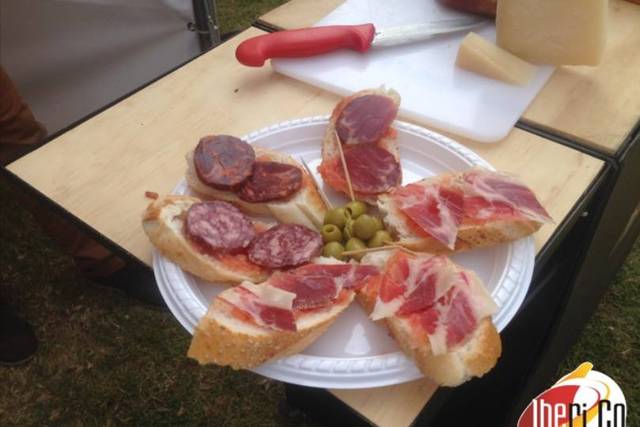 Montaditos con serrano