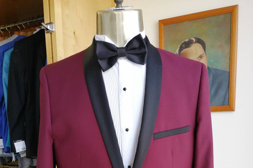 Tuxedo burgundy