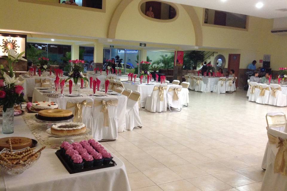 Salón Golden Palm