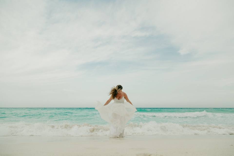 Novia en la playa Tulum