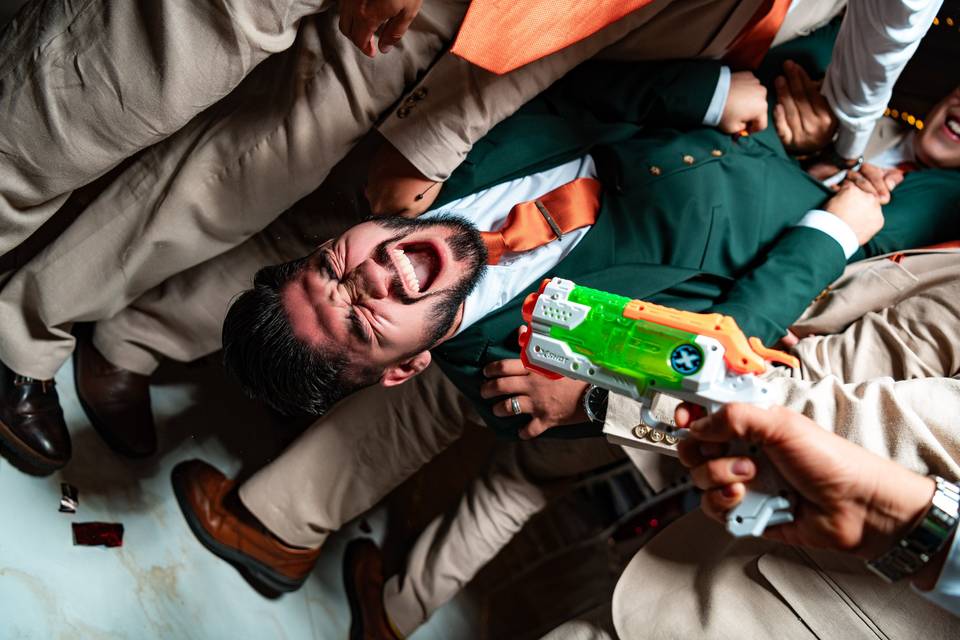 Novios shot