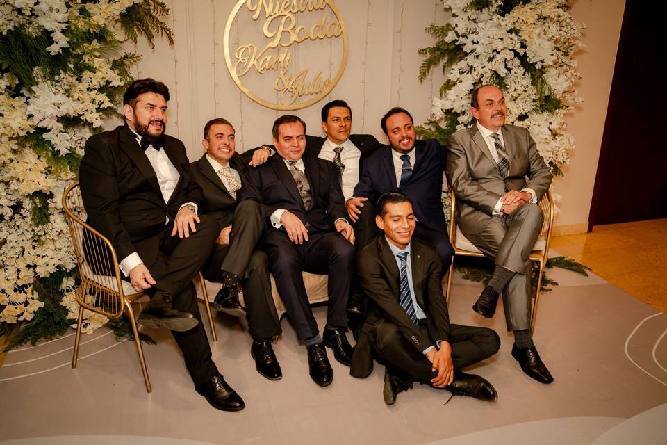 FAMILIA