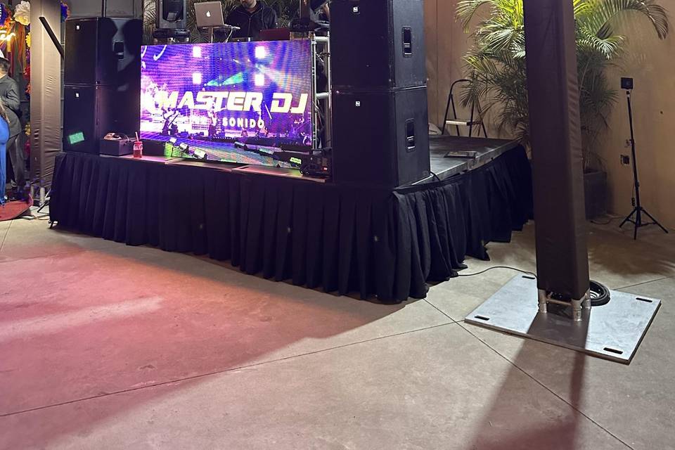 Master DJ