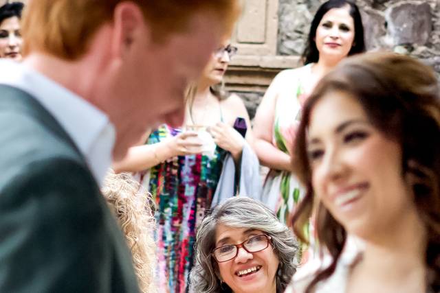 La mamá en la ceremonia