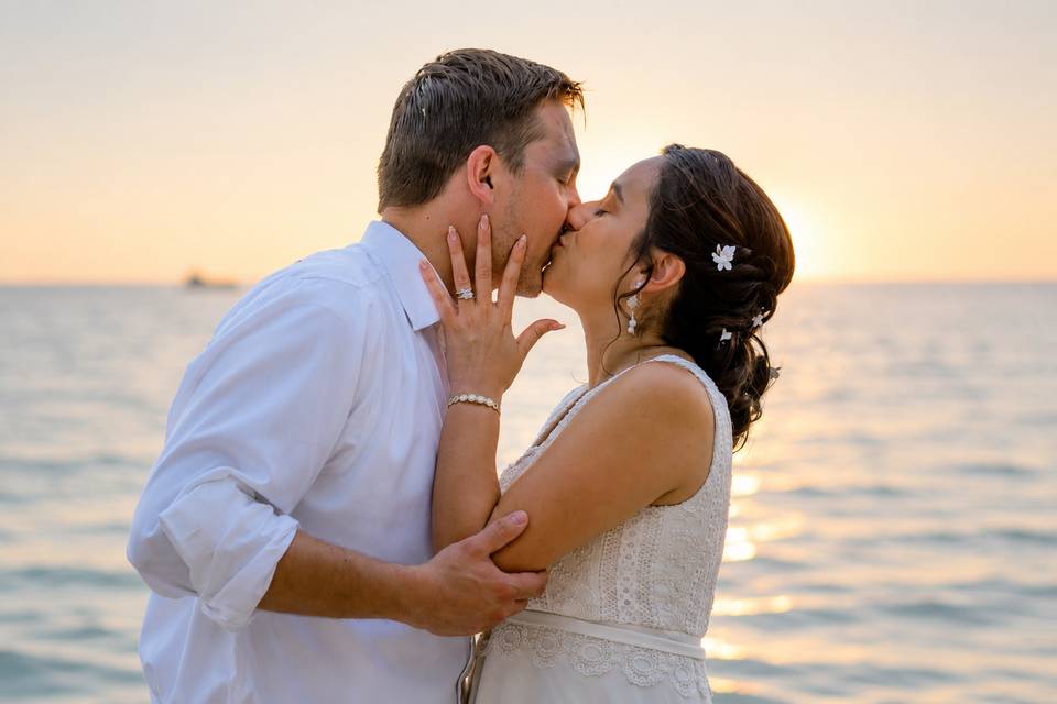 Sesión de novios en la playa
