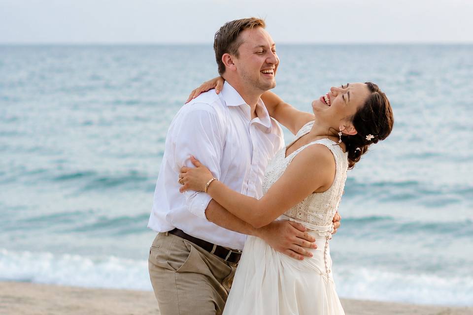 Sesión de novios en la playa