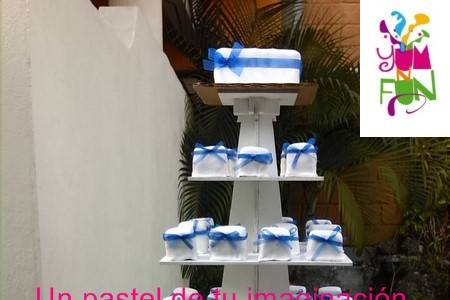 Torre mini pasteles