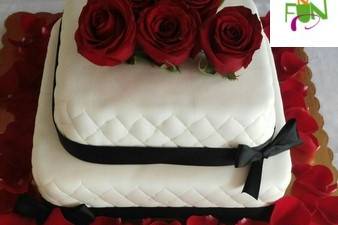 Pastel sencillo con rosas