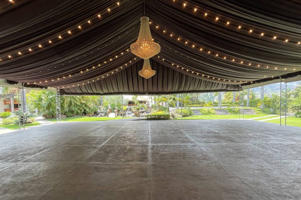 Carpa con luces