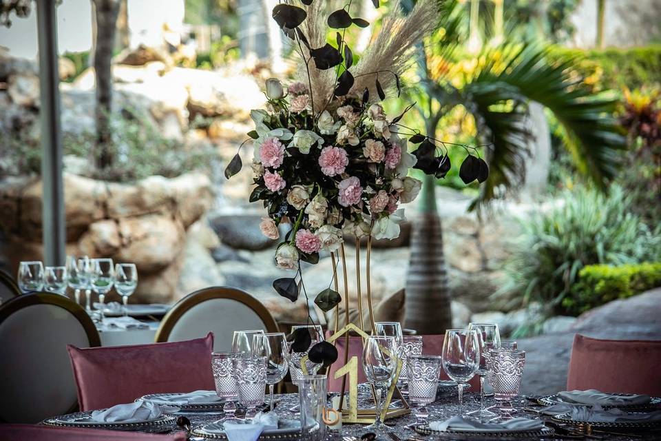 Jardín con alberca para fiestas