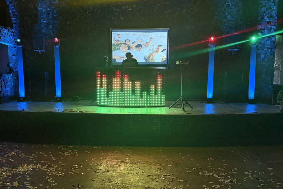 DJ