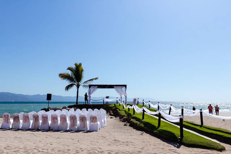 Ceremonia en playa tropical