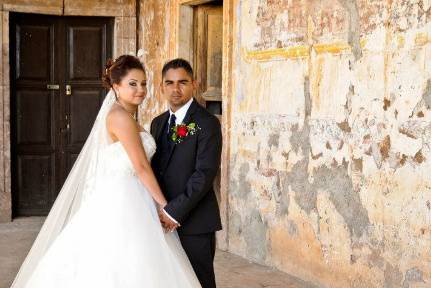 Novios posando