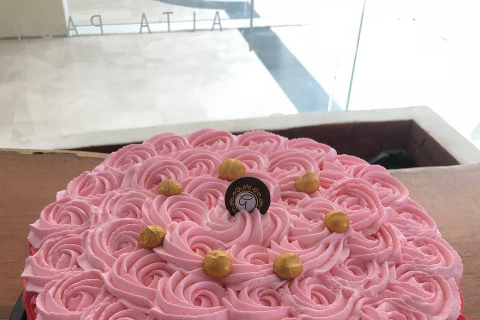 Pastel de macadamia rosa